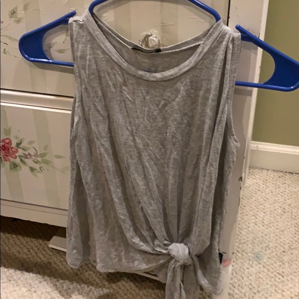 Gray tie tank